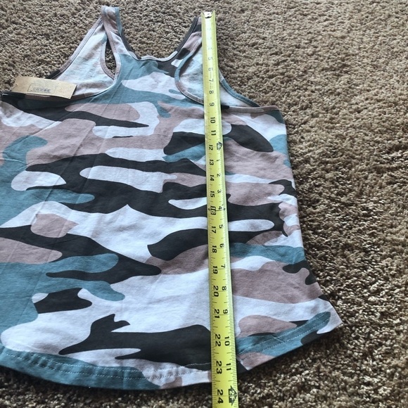 CAMO/ NWT/ slogan racer back Tee/ XS/ woman’s - Picture 8 of 9
